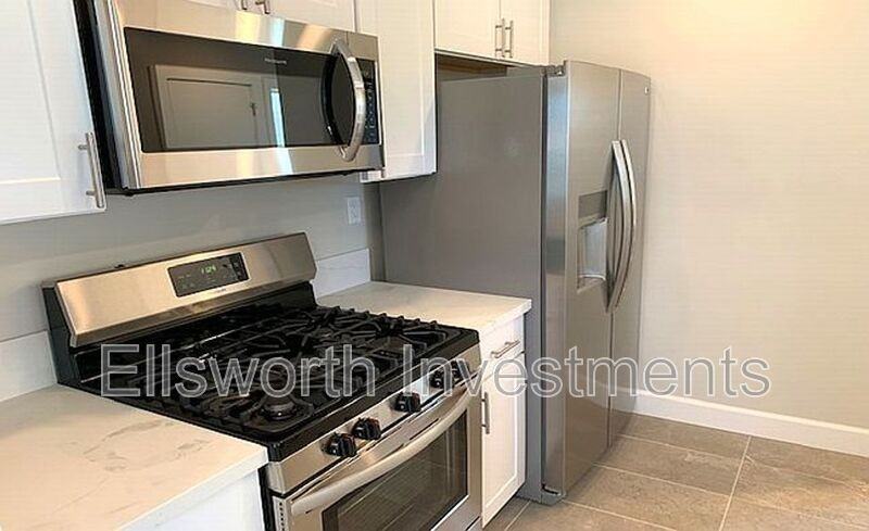 1631 Brookes Ave - Photo 2 of 15