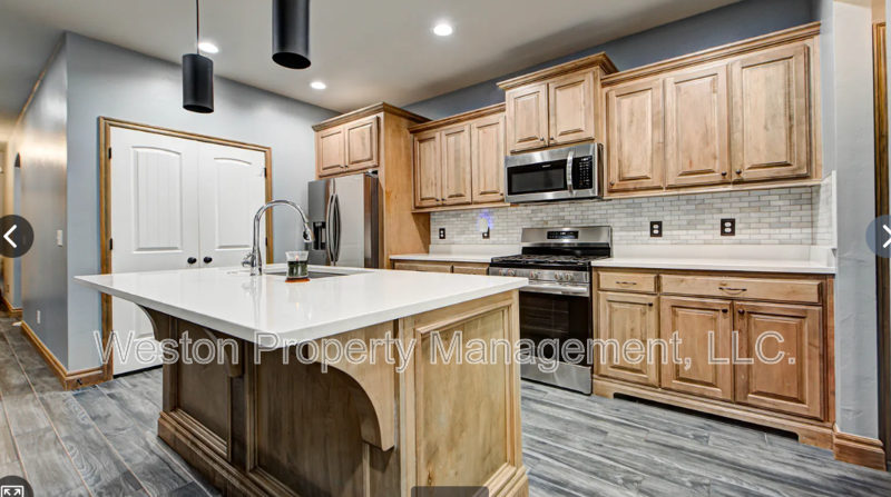 4216 Royal Garden Dr - Photo 5 of 17