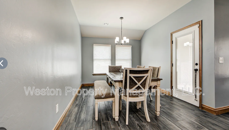 4216 Royal Garden Dr - Photo 6 of 17