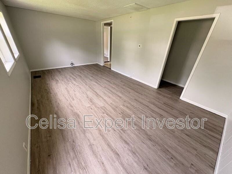 4612 Werling Dr - Photo 2 of 9