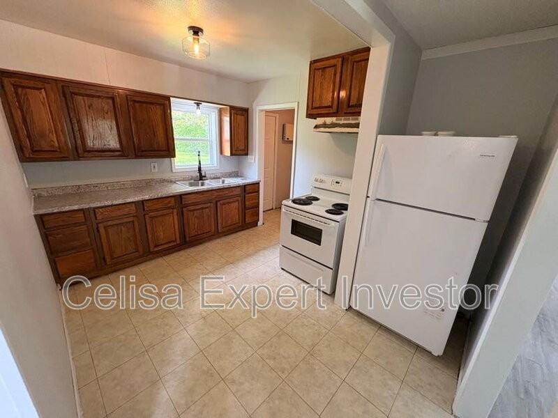 4612 Werling Dr - Photo 3 of 9