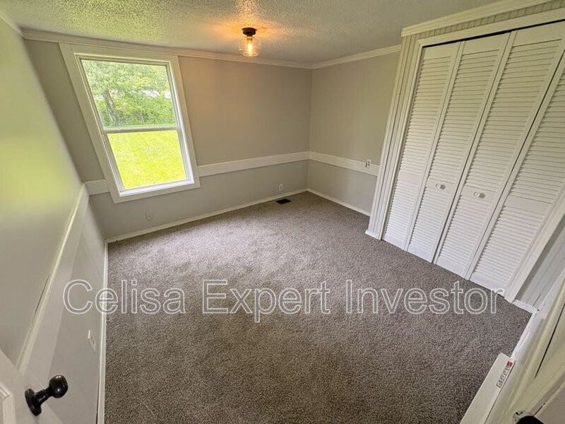 4612 Werling Dr - Photo 5 of 9