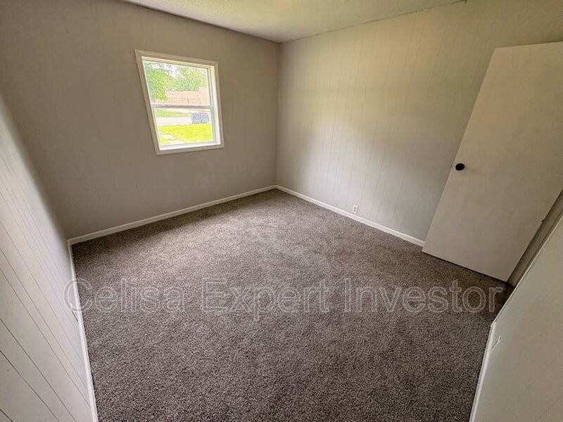 4612 Werling Dr - Photo 6 of 9