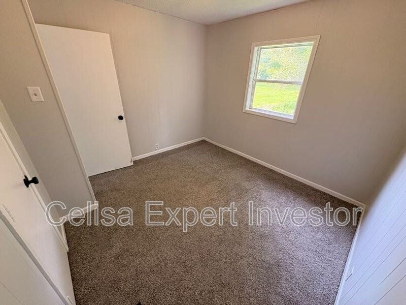 4612 Werling Dr - Photo 7 of 9