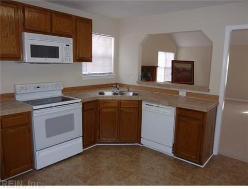 108 Poplar Grove Cres #1 - Photo 7 of 10