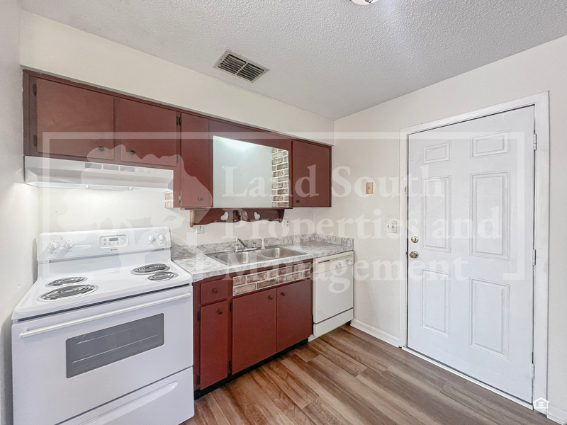 114 Rosalynn Cir - Photo 5 of 17
