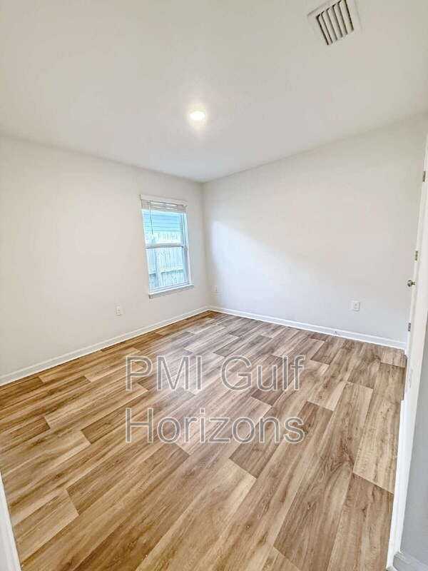 7469 Steeplechase Blvd - Photo 5 of 17