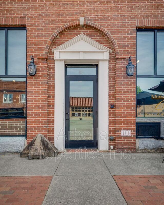 116 E Market St #4 - Photo 3 of 25
