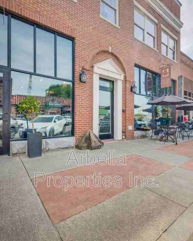 116 E Market St #4 - Photo 5 of 25