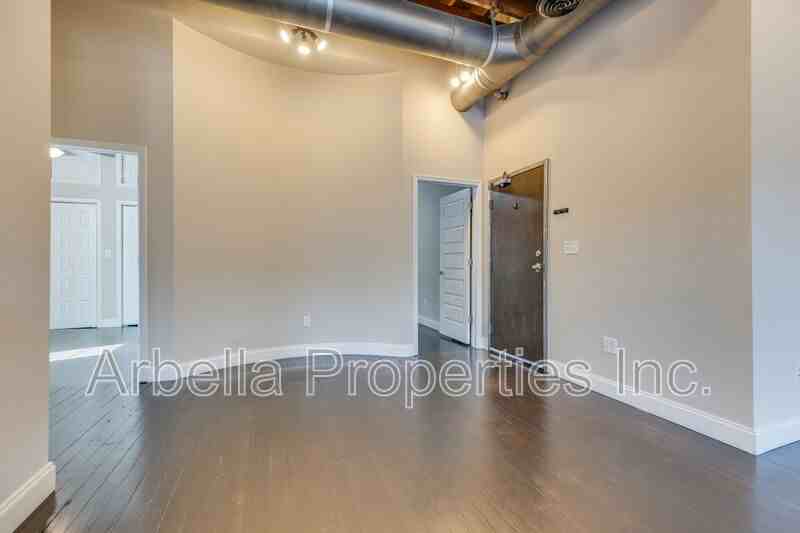 116 E Market St #4 - Photo 7 of 25
