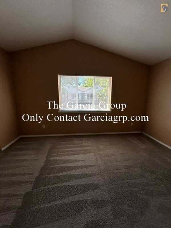 12625 Se Division St #B - Photo 5 of 19