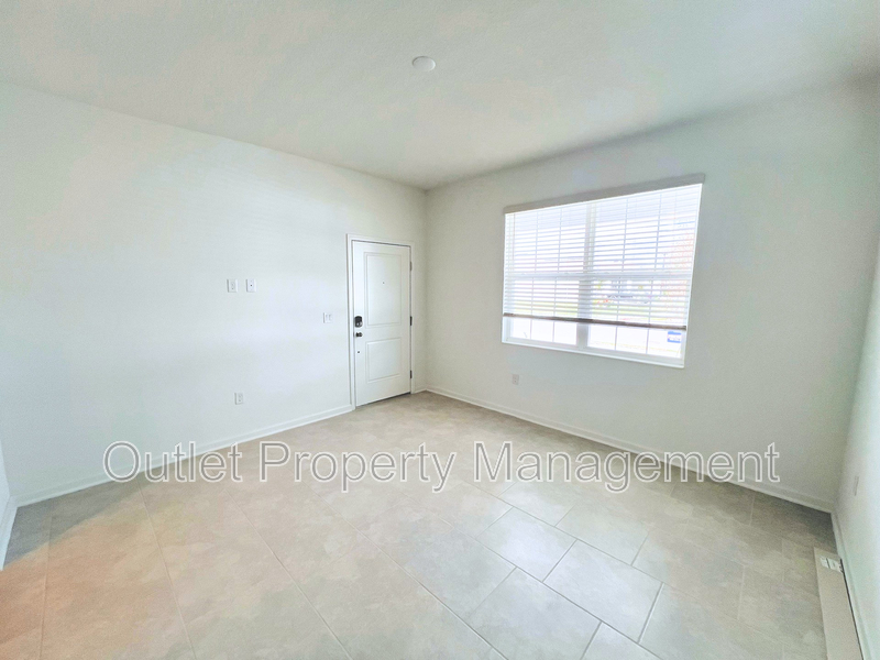 1521 Peach Creek Dr #1521B - Photo 2 of 8