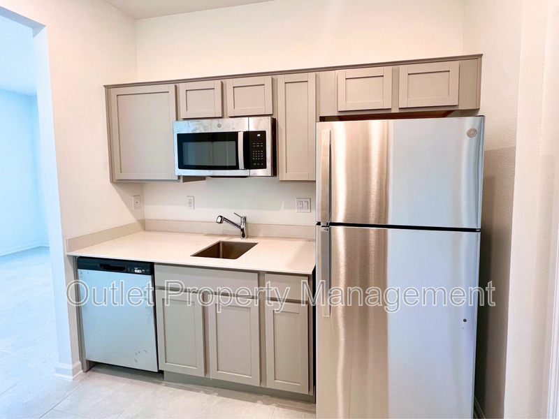 1521 Peach Creek Dr #1521B - Photo 4 of 8