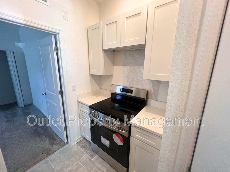 1521 Peach Creek Dr #1521B - Photo 5 of 8
