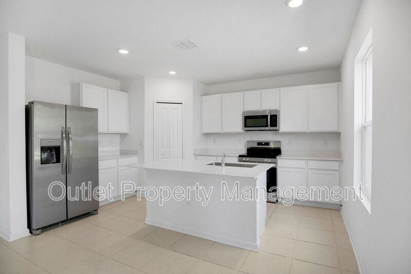 1386 Inkberry Cir - Photo 3 of 22