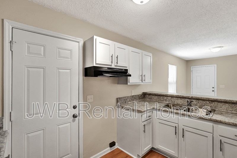 5352 Dodge Rd - Photo 4 of 22
