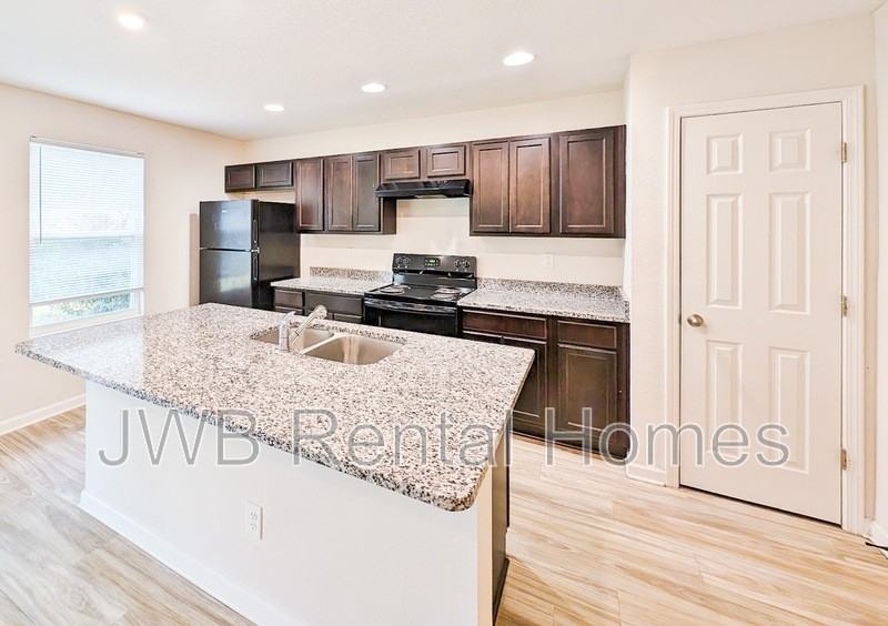 3159 Phyllis St - Photo 2 of 14
