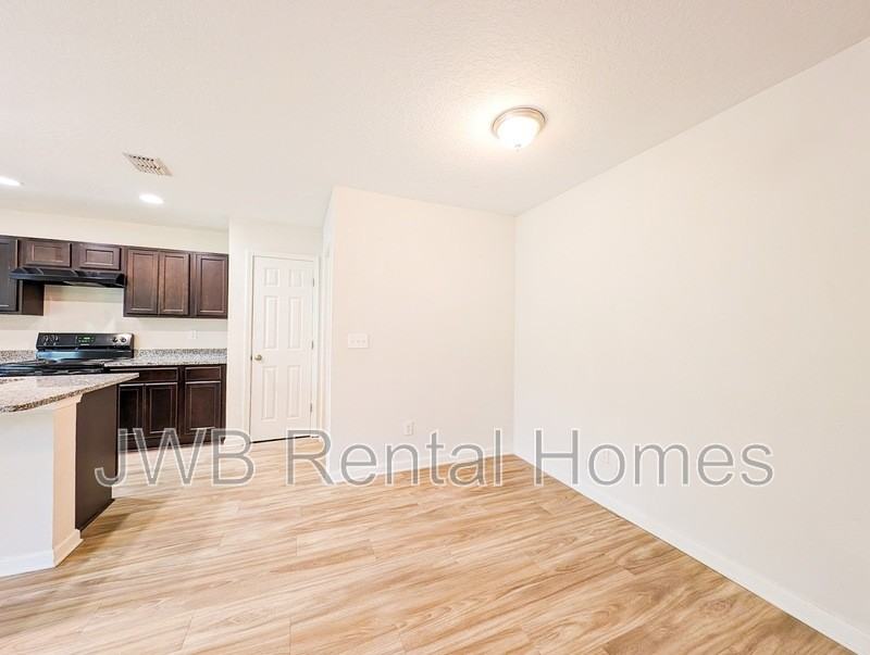 3159 Phyllis St - Photo 4 of 14