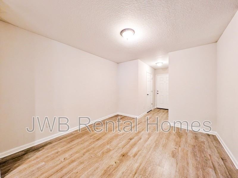 8824 Jasper Ave - Photo 4 of 15