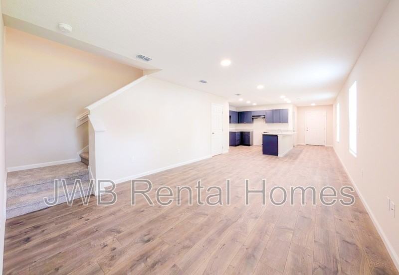 8617 Dandy Ave - Photo 4 of 20