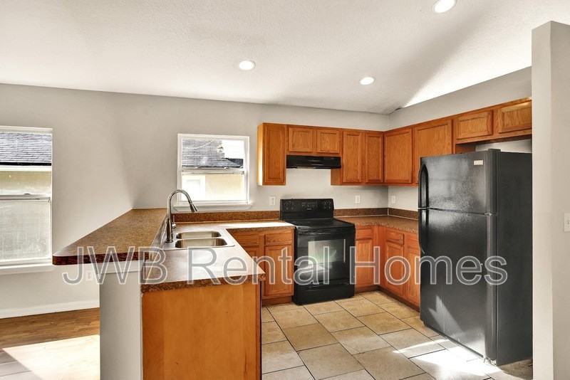 8518 Maple St - Photo 2 of 14