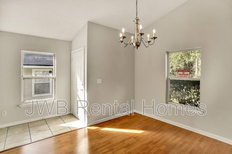 8518 Maple St - Photo 4 of 14