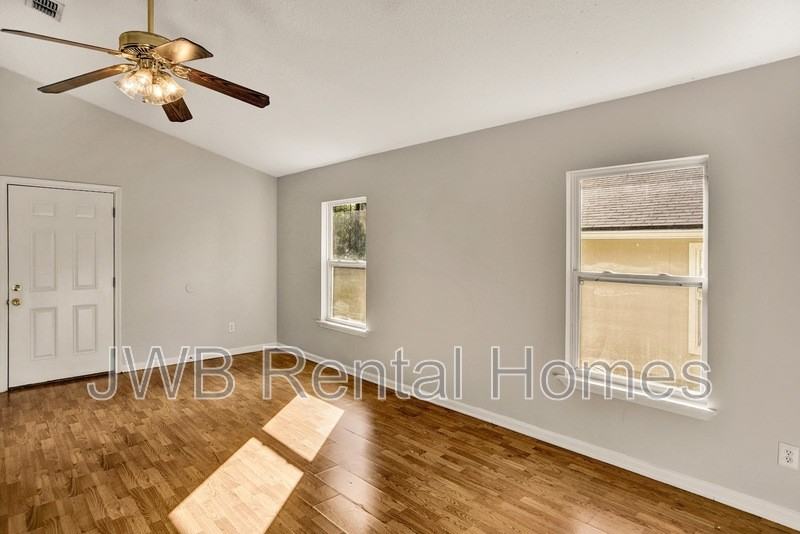 8518 Maple St - Photo 5 of 14