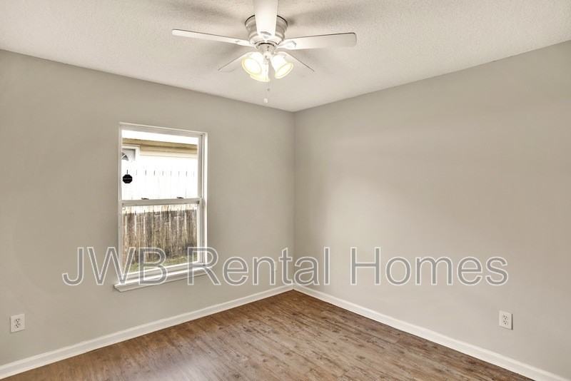 8518 Maple St - Photo 7 of 14