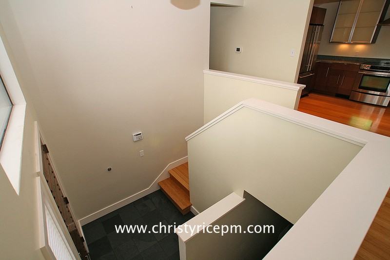 3314 E Pike St - Photo 3 of 23