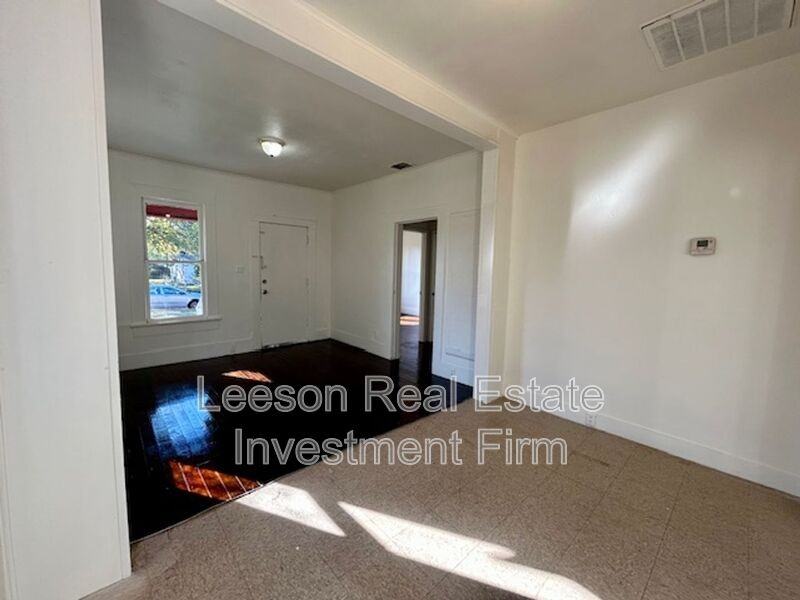 2924 Dupont St - Photo 5 of 15