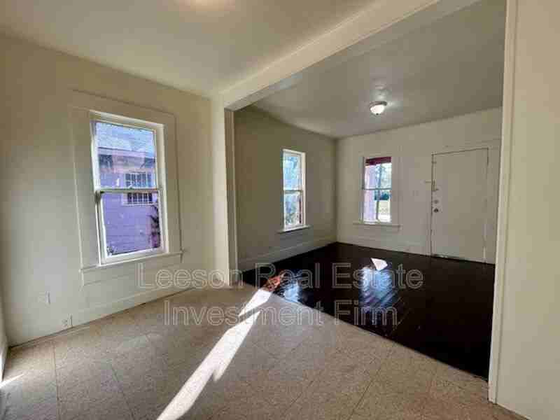 2924 Dupont St - Photo 6 of 15