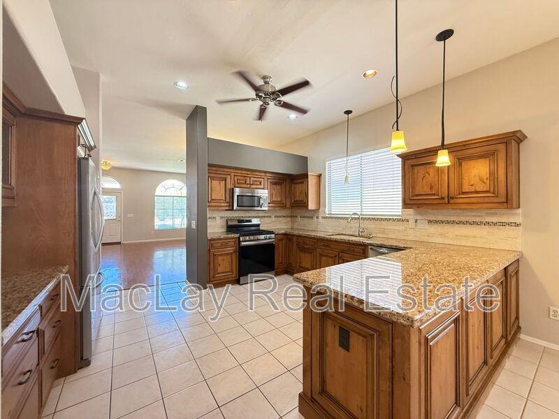 5153 W Dublin Ln - Photo 4 of 23