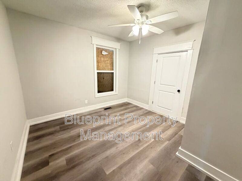 1701 Avenue I - Photo 5 of 8