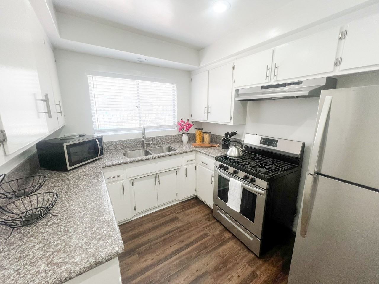 11839 Magnolia Apartments - Photo 6 of 15