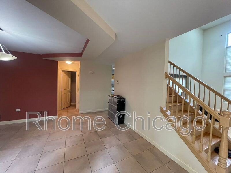 1028 Silvana Ct - Photo 4 of 41