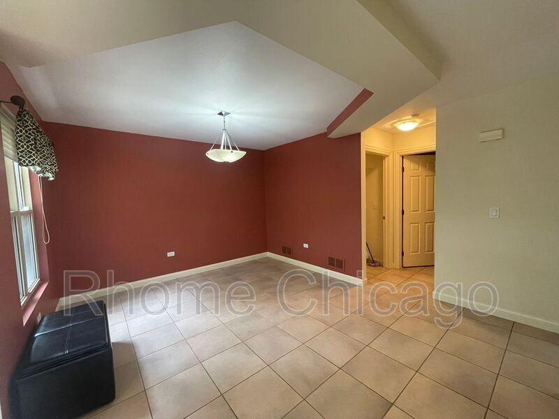 1028 Silvana Ct - Photo 5 of 41