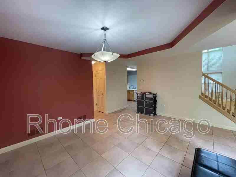 1028 Silvana Ct - Photo 7 of 41