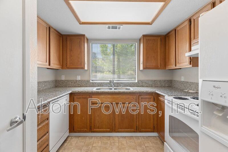 3180 Country Club Dr #3B - Photo 5 of 17