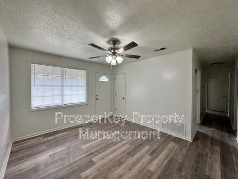 431 Camden Dr - Photo 3 of 21