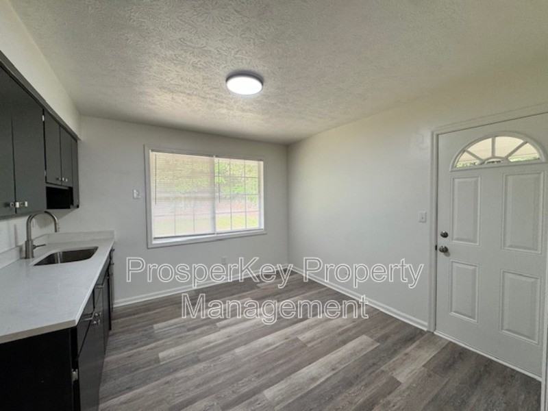 431 Camden Dr - Photo 5 of 21