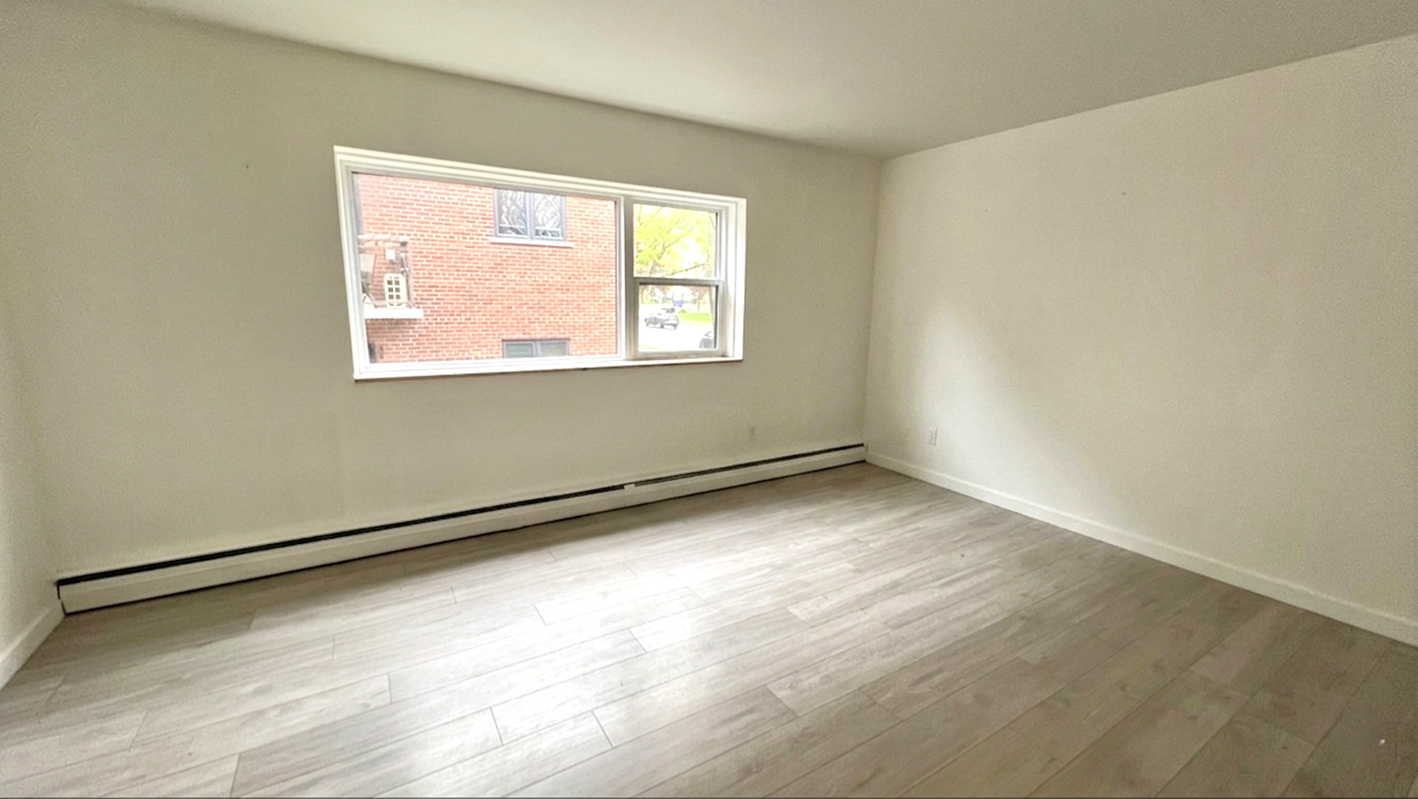 1218 Fennell Ave E #3 - Photo 2 of 14