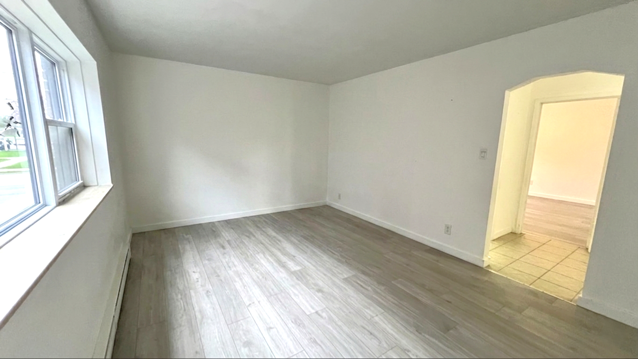 1218 Fennell Ave E #3 - Photo 3 of 14