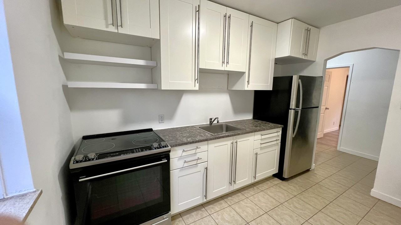 1218 Fennell Ave E #3 - Photo 7 of 14
