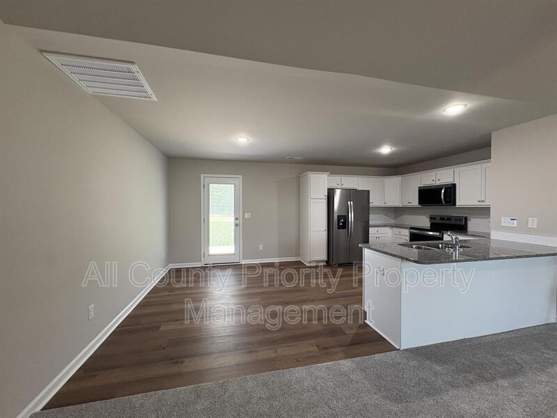 107 Faucette Dr - Photo 5 of 15