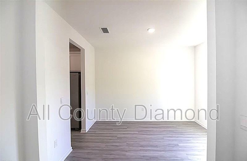 30 Sandywoods Ct - Photo 3 of 20