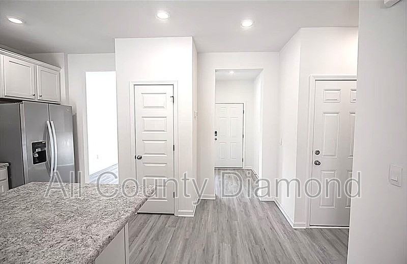30 Sandywoods Ct - Photo 4 of 20