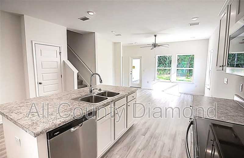 30 Sandywoods Ct - Photo 7 of 20