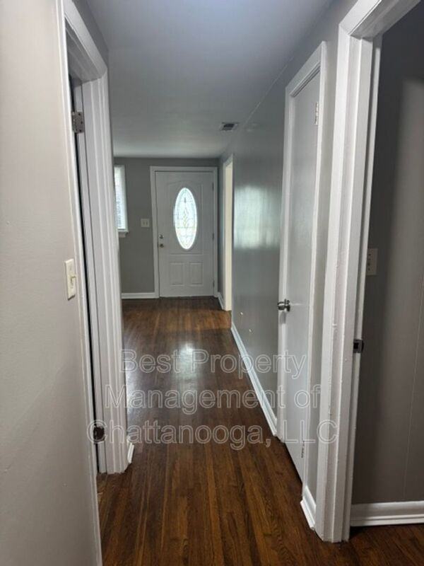 4311 Lazard St - Photo 6 of 11