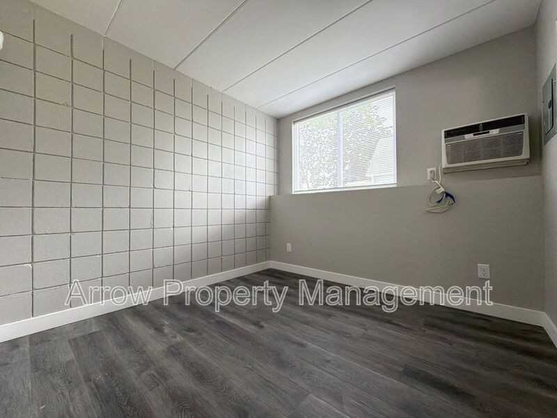 877 N 26th St #103 - Photo 6 of 10