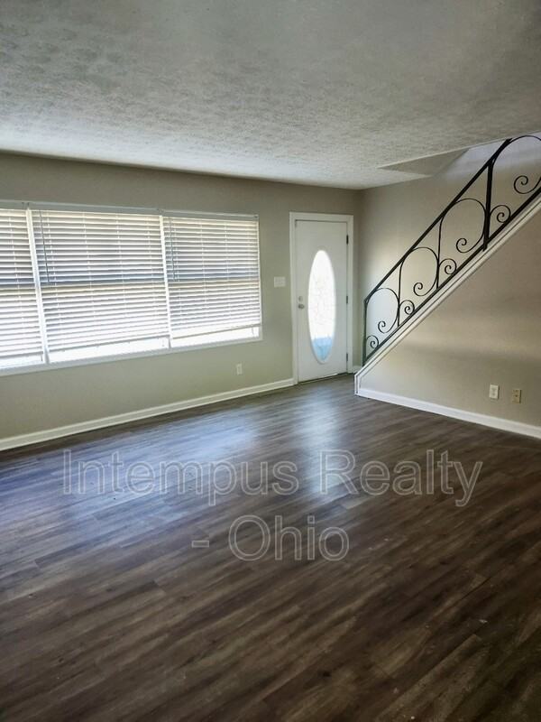 3925 Irwin Ave - Photo 2 of 15